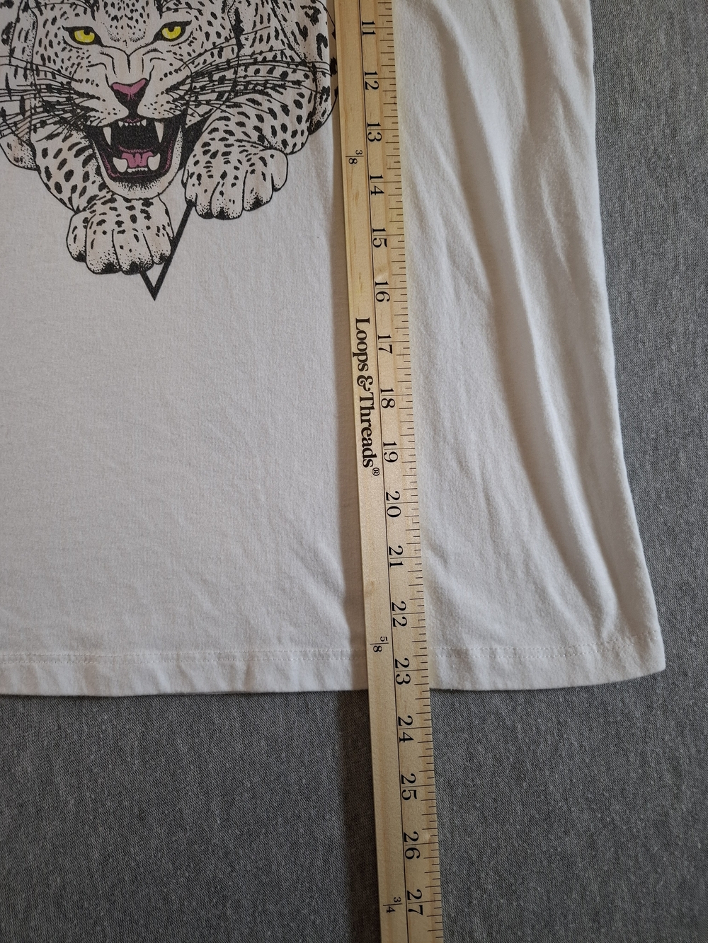Def Leppard Womens Size XXL Graphic Short Sleeve Tee - Picture 6 of 8